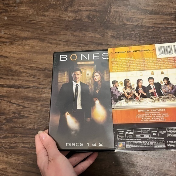 BONES By Kathy Reichs TV Show Season One & Season Three DVD Set - Picture 10 of 11
